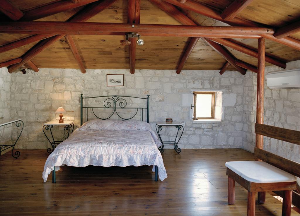 Lithies Farm Houses วาซิลิคอส ภายนอก รูปภาพ